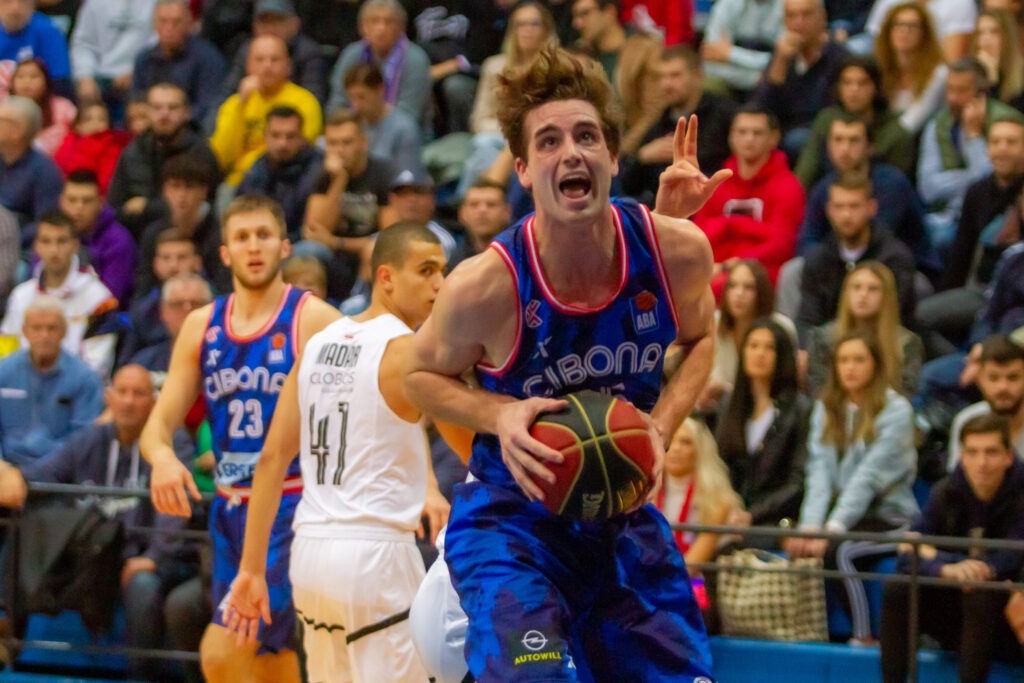 NEVEROVATNO: Navijači Cibone su ovako ispratili košarkaše Partizana! (VIDEO) partizan cibona