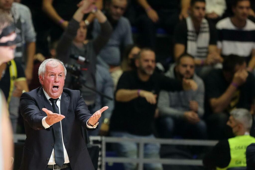 URNEBESNO: Željko Obradović poludeo na pomoćnika zbog markera! (VIDEO)