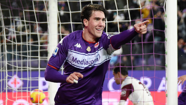 Šestica Fiorentine, Vlahović se osramotio, pa majstorskim potezom matirao golmana! (VIDEO)