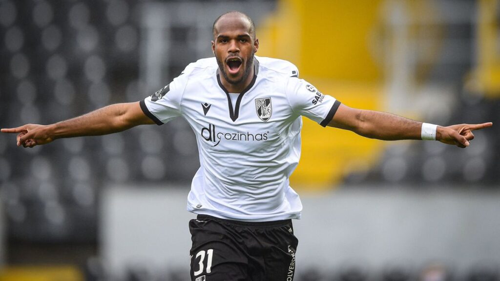 OHI NIJE JEDINI: Zvezda želi još jednog napadača! (VIDEO) óscar estupiñán