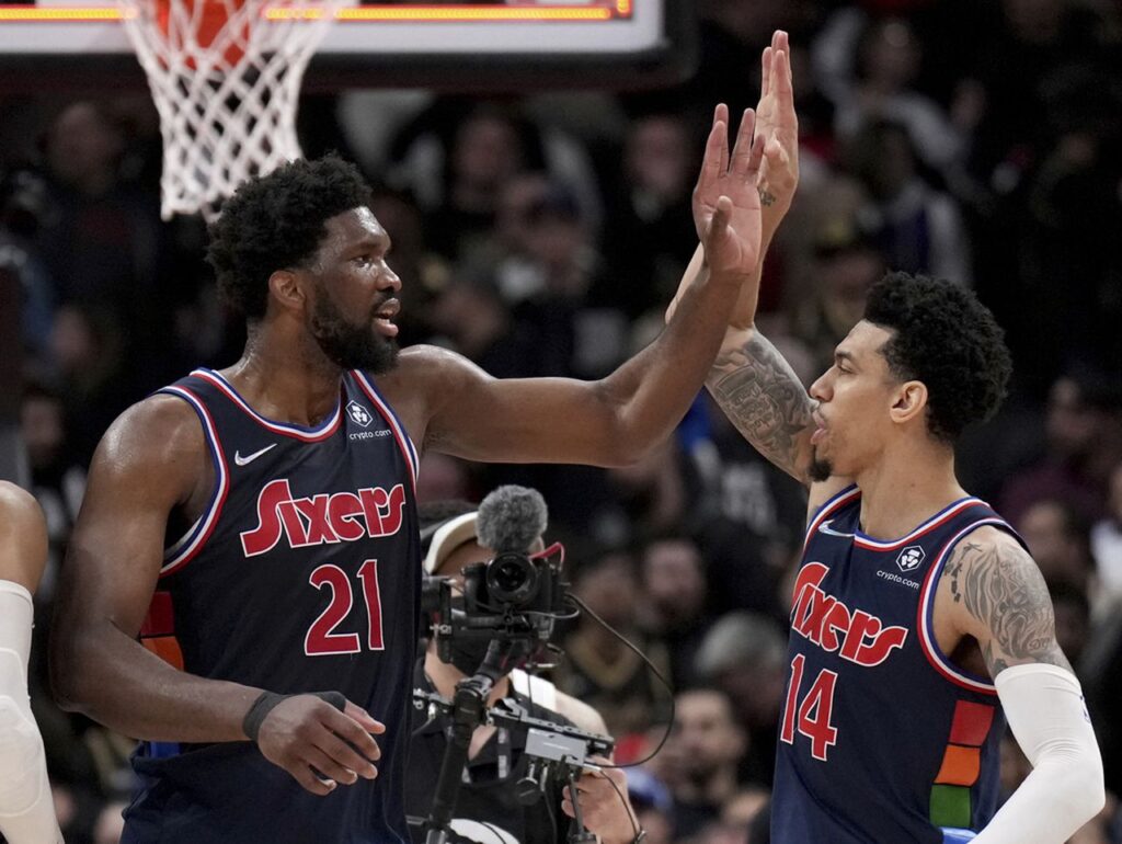 NBA: Embid pogodio trojku u poslednjoj sekundi za brejk protiv Reptorsa! (VIDEO)