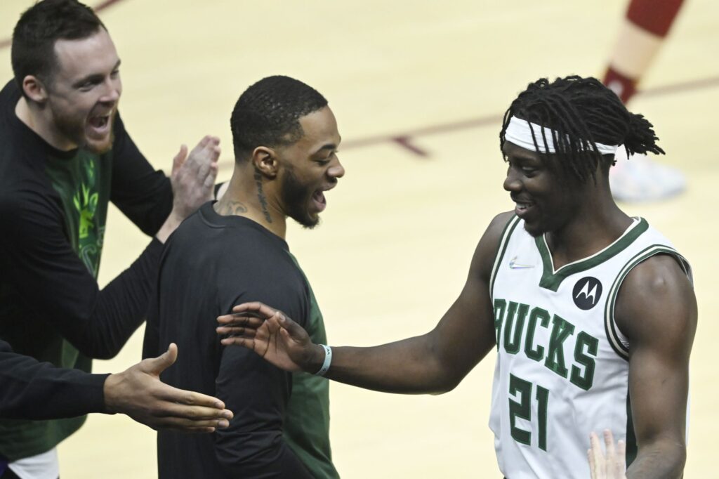 Proveo 8 sekundi na parketu i uzeo 306.000 dolara! (VIDEO) jrue-holiday-bucks