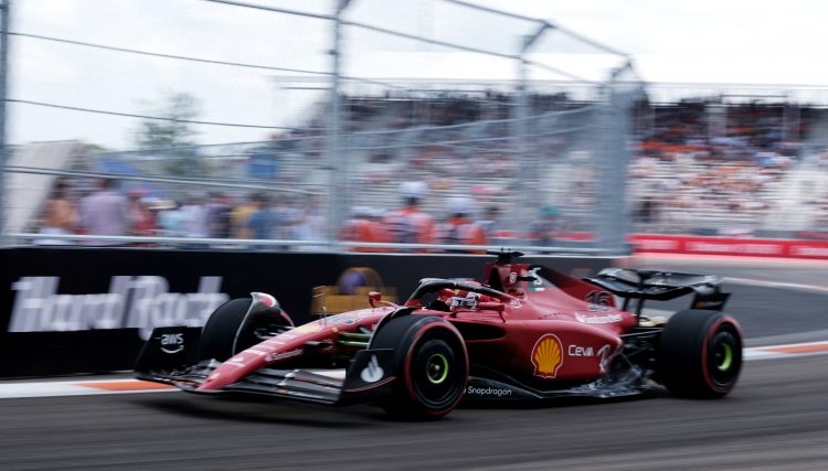 Lekleru istorijska pol pozicija!