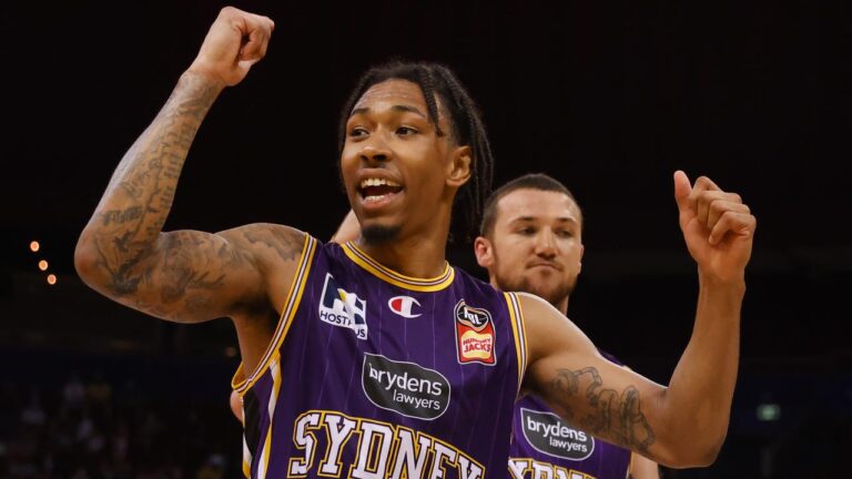 KRAJ ZATIŠJU: Crvena zvezda predstavila sedmo pojačanje! (VIDEO) dzejlen adams