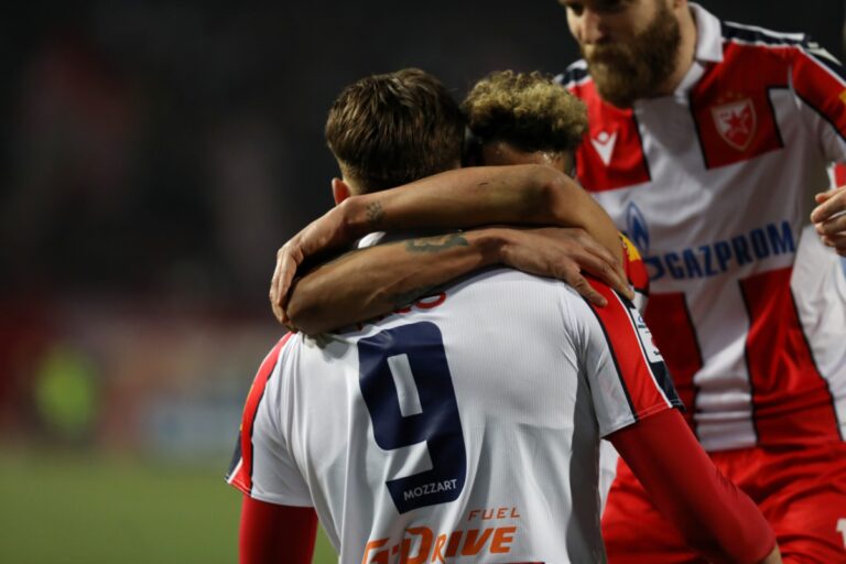 ZVEZDA PUNI KASU: Dvojica napadača pred odlaskom, stigle milionske ponude! pavkov-ohi