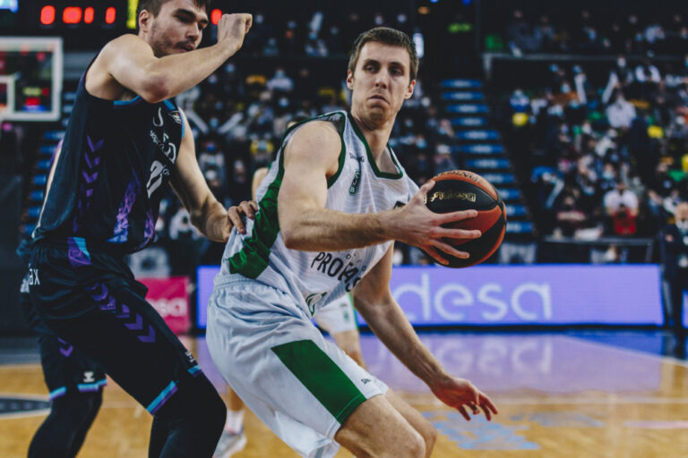 Partizan je nadomak angažovanja centra iz Slovačke!