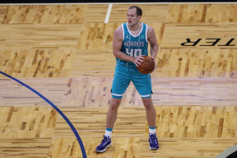 NOVA BOMBA ODJEKUJE: Crvena zvezda pregovara sa centrom iz NBA lige?! (VIDEO) cody-zeller