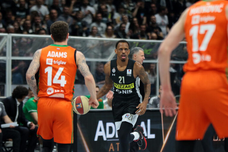 POLUVREME: Cedevita Olimpija vodi, Smailagić najbolji kod crno-belih!