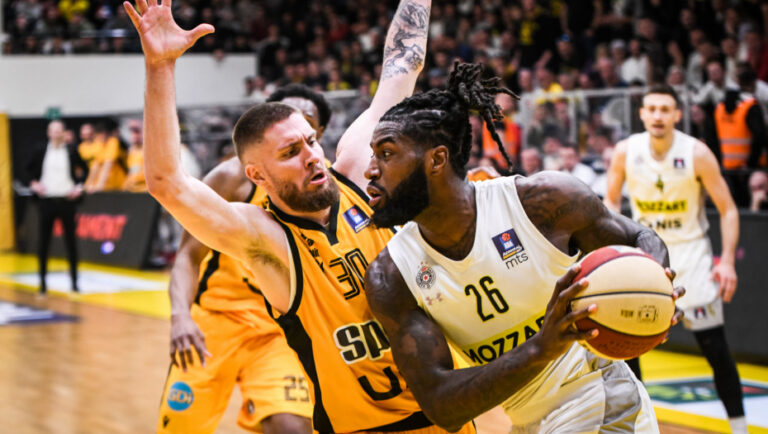 Neizvesna završnica u Splitu, Naneli heroj Partizana!