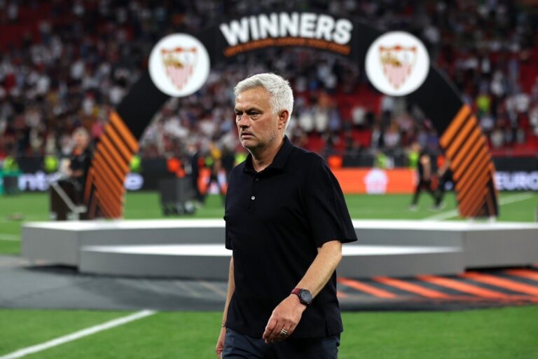 UEFA pokrenula istragu protiv Rome i Sevilje, glavni akter Murinjo?!