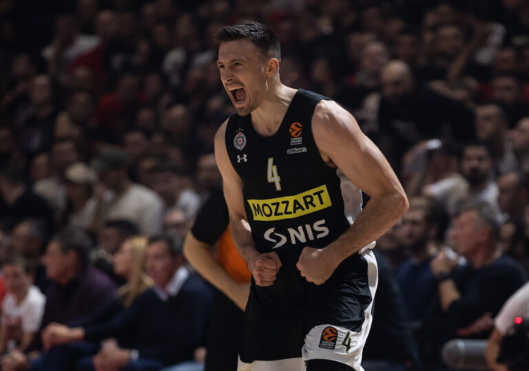 Avramović potpisao novi ugovor!