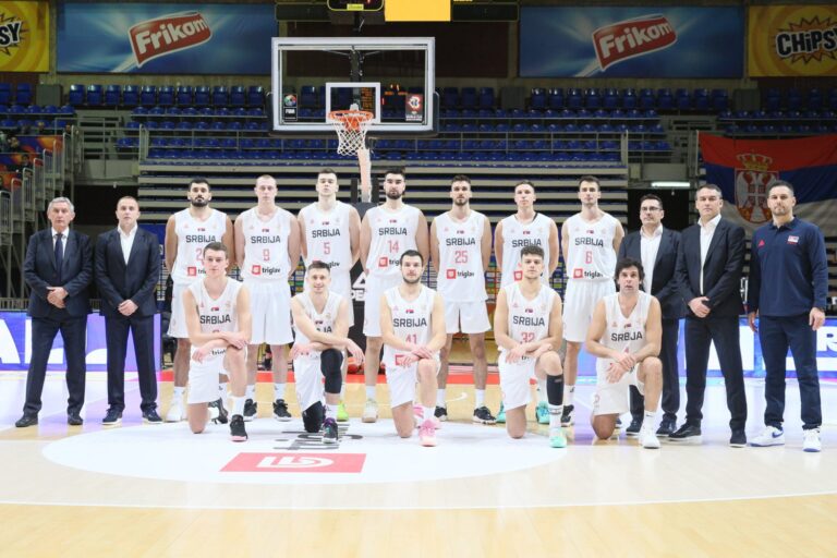 NOVA GLAVOBOLJA ZA PEŠIĆA: Još jedan košarkaš pod velikim znakom pitanja za Mundobasket! smailagic-srbija