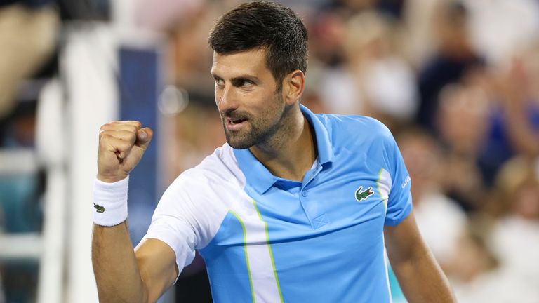 Novak ponovo imitirao koleginice i kolege! (VIDEO)
