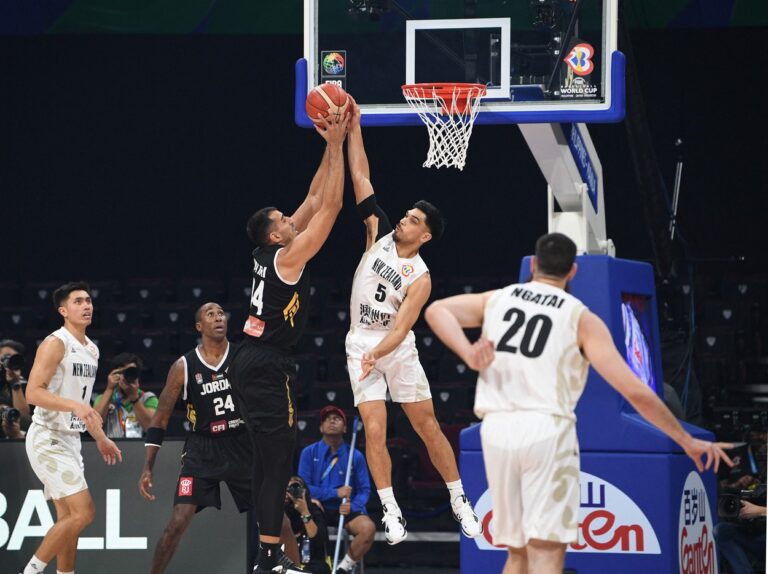 MUNDOBASKET: Fenomenalni Holis-Džeferson nije mogao sam, Novi Zeland slavio nakon produžetka!