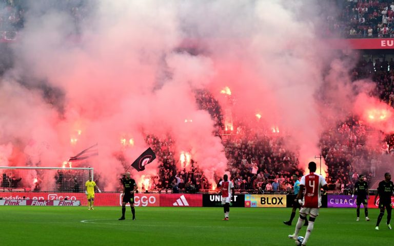 HAOS SE NASTAVLJA: Ajaks odbio predlog Fejenorda o nastavku utakmice! ajax-feyenoord