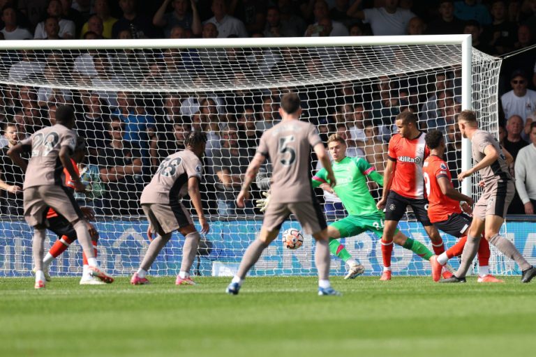 Totenhem sa igračem manje slavio u Lutonu!