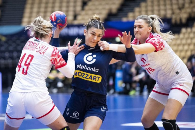 Srpkinje u suzama napustile teren!