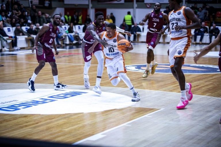 PORODIČNI PROBLEMI: Bivši NBA košarkaš napustio Grčku ekipu posle samo jedne utakmice!