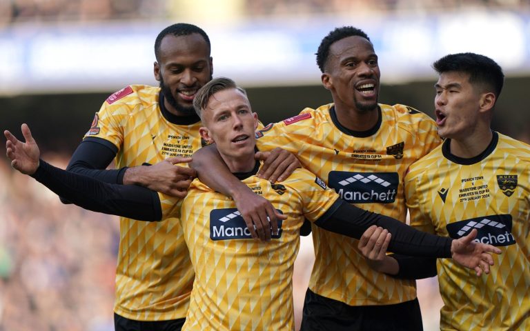FA KUP: Šestoligaš izbacio drugoplasirani tim Čempionšipa!