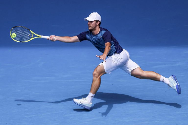 Poznato u kom terminu će Kecmanović igrati protiv Alkarasa!