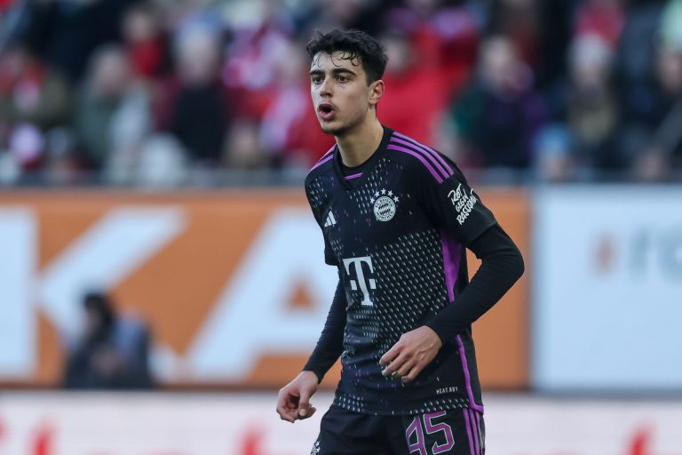 BUNDESLIGA: Bajern najavio Pavlovićev debi za Nemačku!