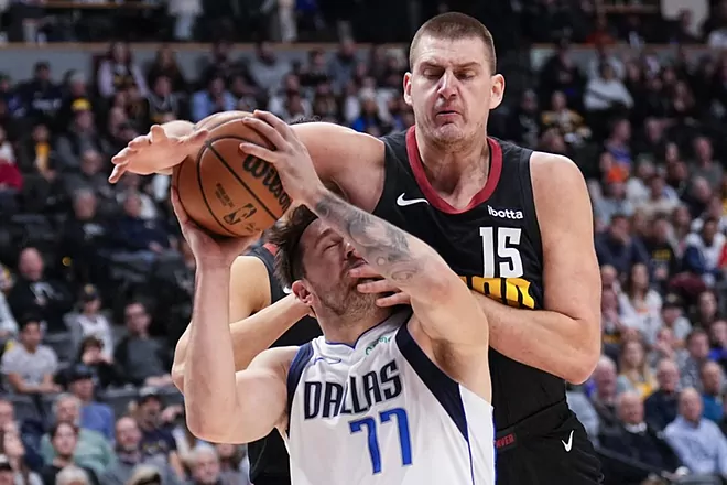 Dončićev Dalas zaustavio Jokićev Denver u poslednjoj sekundi