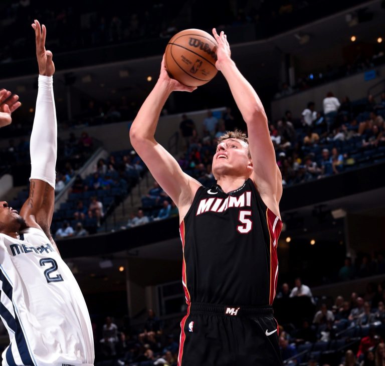 Jović odličan u pobedi Majamija, Bogdanović dvocifren u porazu! (VIDEO) Nikola Jović