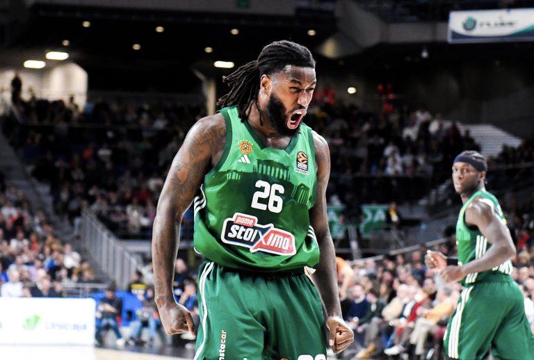 HAOS U GRČKOJ: Navijač pljunuo Lesora, ovaj nasrnuo na njega! Matijas Lesor