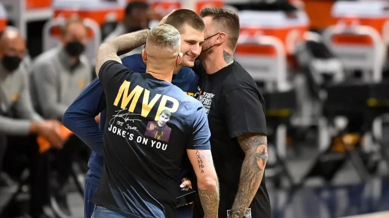 Jokić svoju braću zbog tuče preselio u ložu!