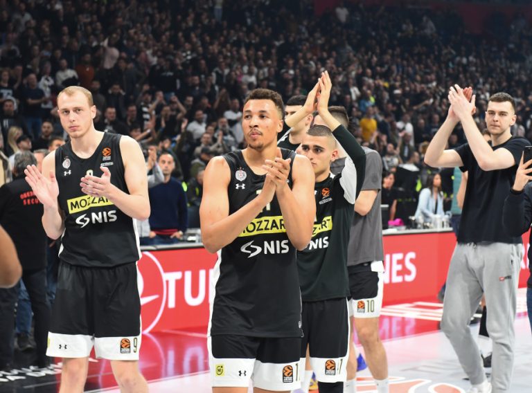 Crno-beli su jutros stigli u glavni grad Crne Gore!