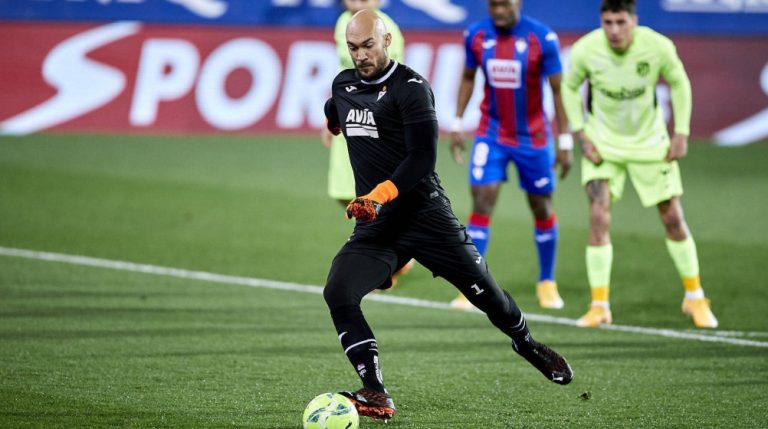 Marko Dmitrović napušta Sevilju, prelazi u drugi klub!