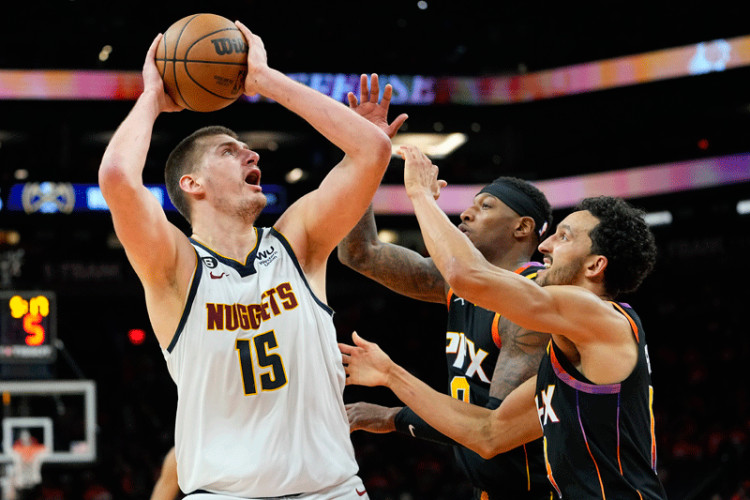 NBA: Nikola Jokić doživeo povredu na treningu!