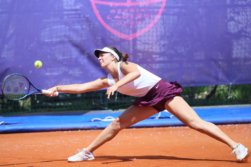 Lola Radivojević plasirala se u drugo kolo kvalifikacija za Rolan Garos!