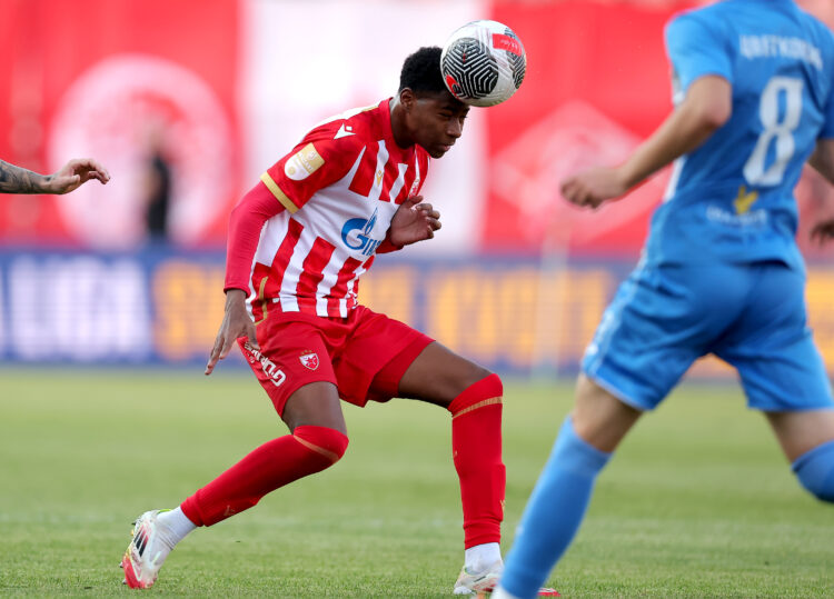 Fudbaler Crvene zvezde izbačen iz fudbalske reprezentacije Kolumbije zbog alkohola!