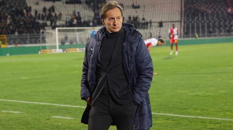 Tanjga: „Pitam se da li su ta dva kluba iznad zakona, pa pravila za njih ne važe“!? Tanjga: "Pitam se da li su ta dva kluba iznad zakona, pa pravila za njih ne važe"!?
