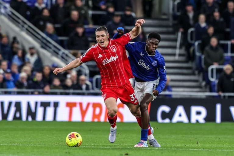 FSS dodeljuje zlatnu loptu! FSS dodeljuje zlatnu loptu!