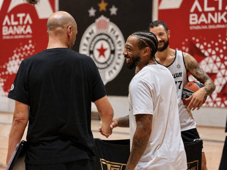 KK Partizan kompletira roster: Kem Vitmor i Lindi Voters u fokusu crno-belih, povratak Karlika i taktičke zamisli Đoana Penjaroje pred Evroligu KK Partizan